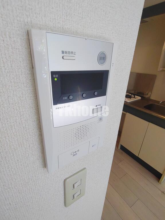 セキュリティ　安心のTVモニター付きインターホン（同マンション別室・参考）