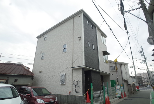 建物外観　建設中