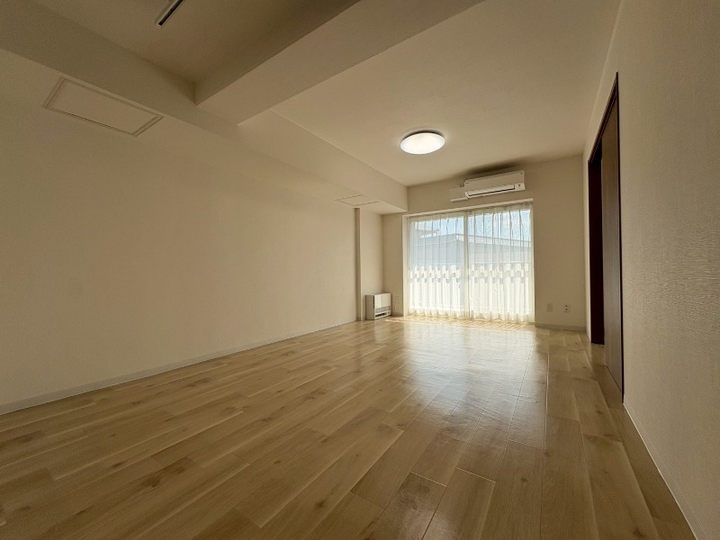 居室・リビング　広くてキレイなお部屋が広がっていて、充実した生活が送れそう。