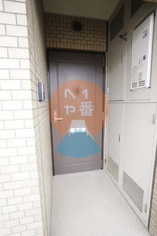 エントランス　玄関ドア