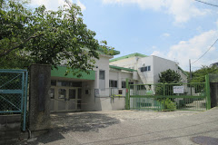 小学校　川西市立桜が丘小学校（小学校）まで290m
