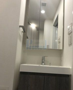 洗面設備　使いやすい独立洗面台☆