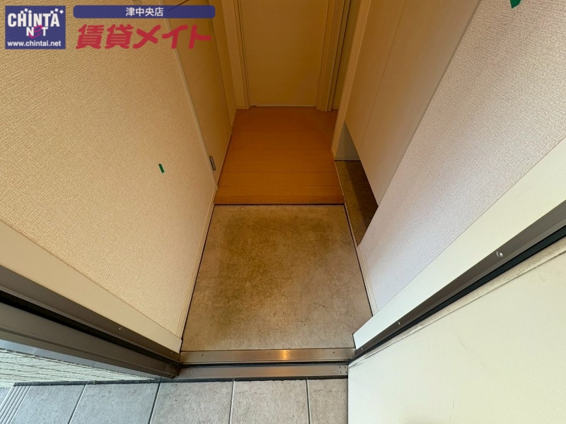 玄関　別部屋反転参考写真