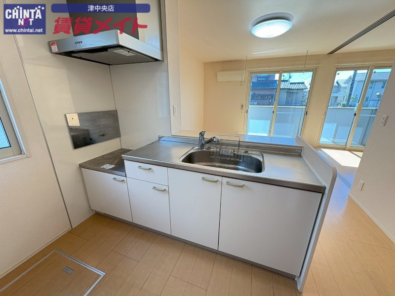 キッチン　別部屋反転参考写真