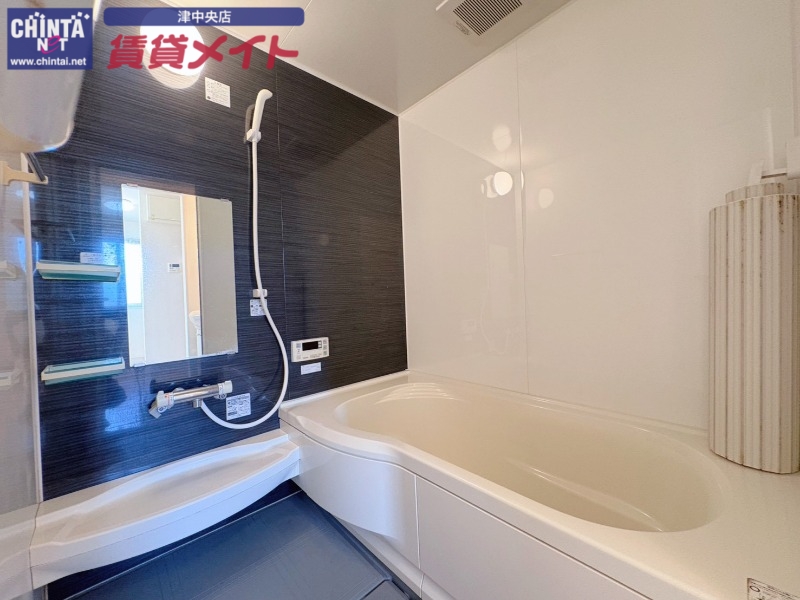 バス・シャワールーム　別部屋反転参考写真