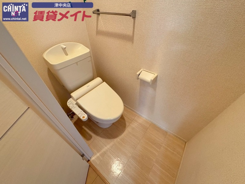 トイレ　別部屋反転参考写真