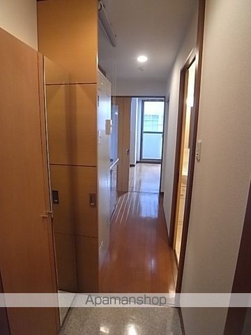 地下鉄谷町線 谷町九丁目駅 徒歩1分 10階建 築22年の玄関写真