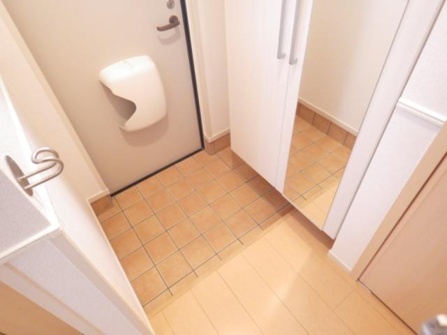 玄関　シンプルで使いやすい玄関です