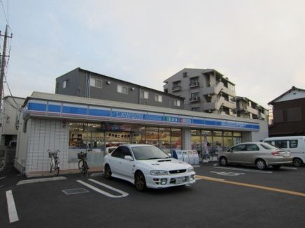 コンビニ　ローソン川口青木三丁目店（コンビニ）まで327m