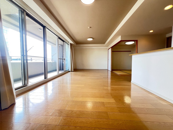 バンベールグラン豊田下市場の居間写真