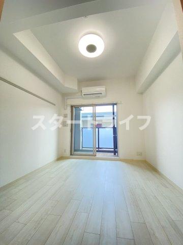 ＪＲ東海道本線 東淀川駅 徒歩4分 12階建 築5年の居間写真