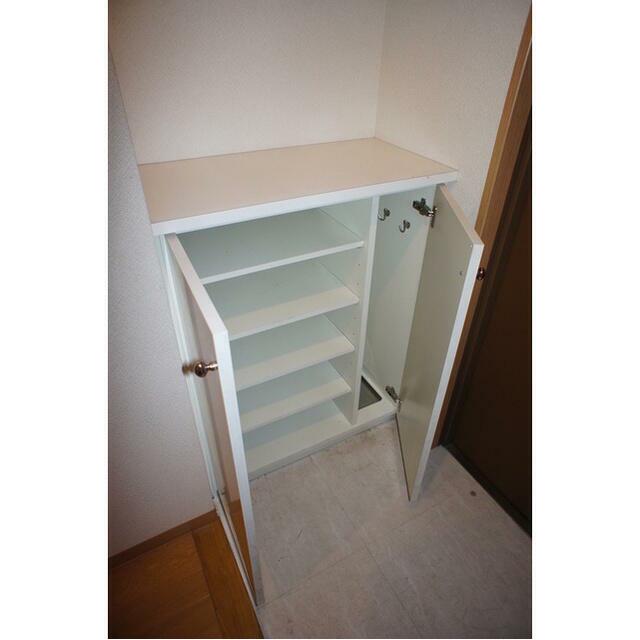 その他設備　下駄箱、同タイプの部屋の写真