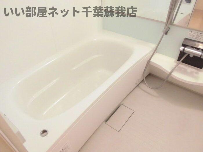 バス・シャワールーム　落ち着いた空間のお風呂です