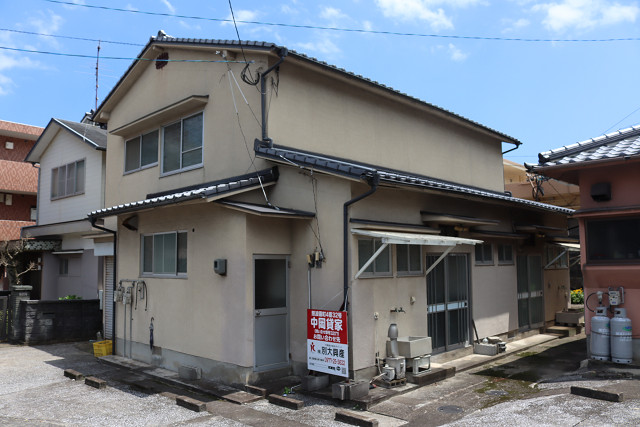 照波園町中岡貸家の建物外観