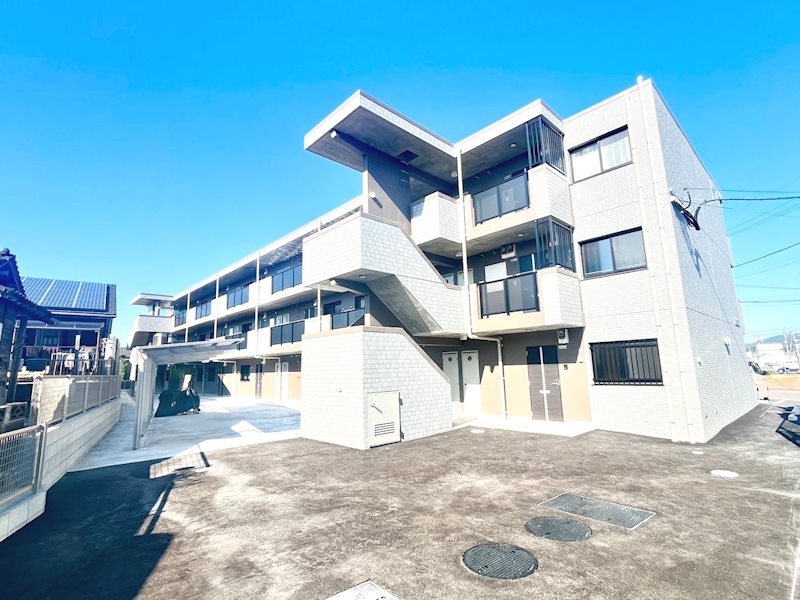 ＬＩＢＥＲＴＥ矢倉町の建物外観