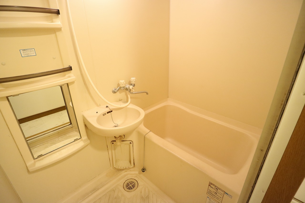 バス・シャワールーム　バスルーム