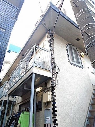 世田谷区駒沢のアパートの建物外観