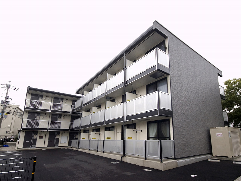 茨木市豊川のマンションの建物外観