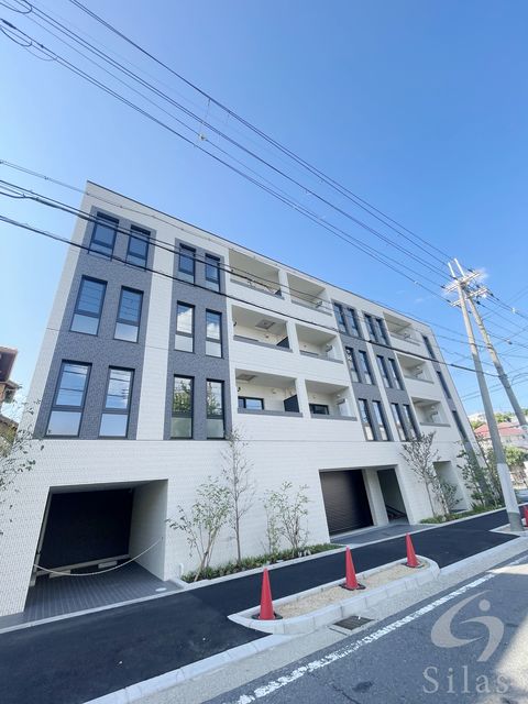 【芦屋市東山町のマンションの建物外観】