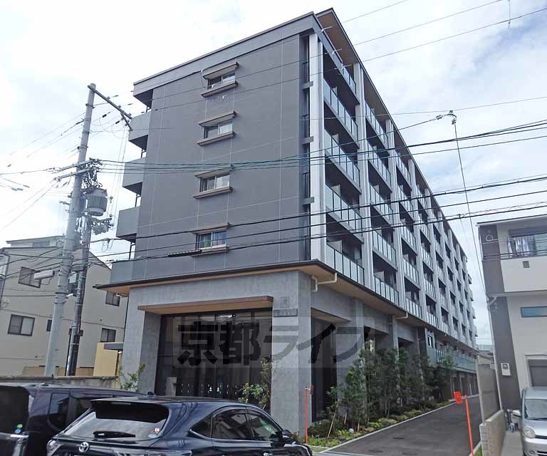 【エステムコート京都西大路の建物外観】