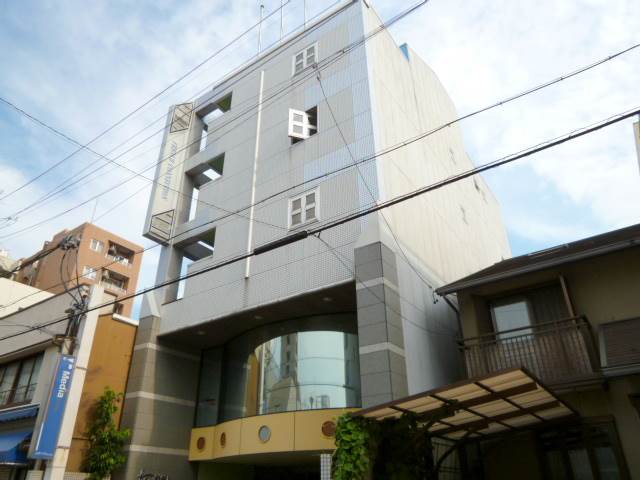 名古屋市中区新栄のマンションの建物外観