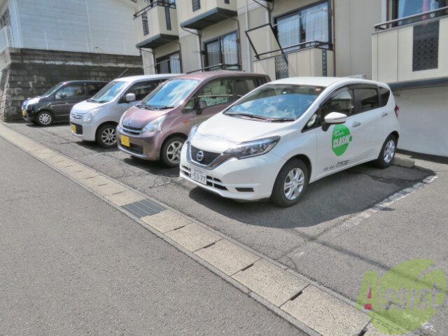 【セジュール青山の駐車場】