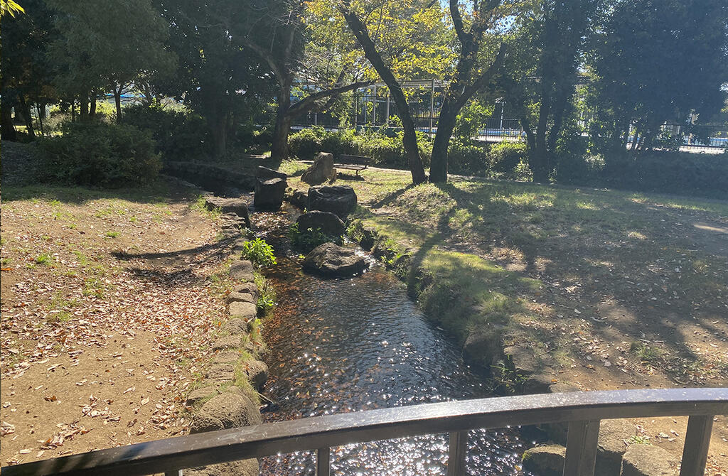 【川崎市多摩区布田のアパートの公園】