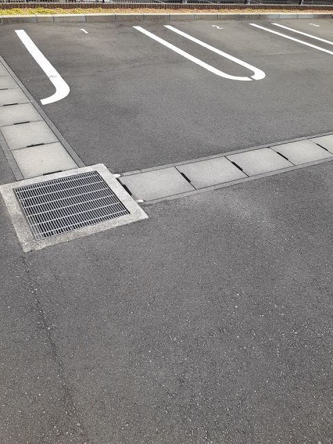 【菊川市加茂のアパートの駐車場】