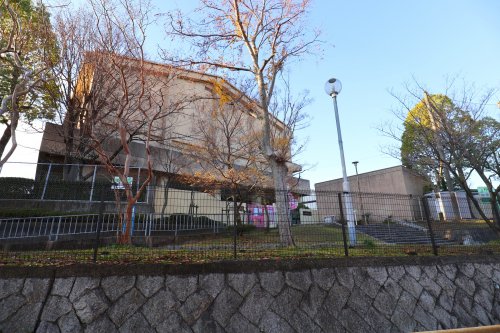 【吹田市佐井寺のマンションの小学校】