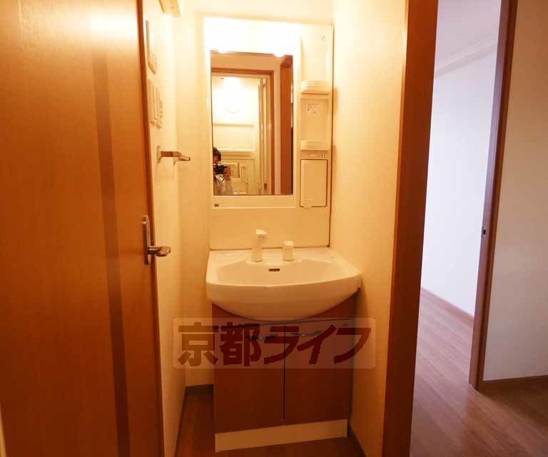 【京都市伏見区竹田藁屋町のマンションの洗面設備】