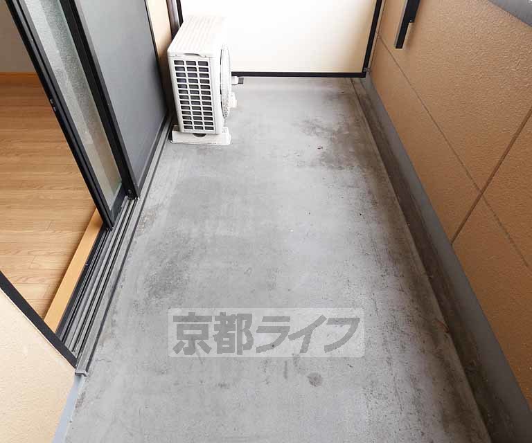 【京都市伏見区竹田藁屋町のマンションのバルコニー】