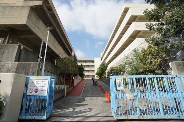 【シャトレ千里の小学校】