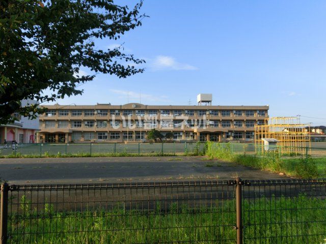 小学校　岩沼市立玉浦小学校（小学校）まで289m