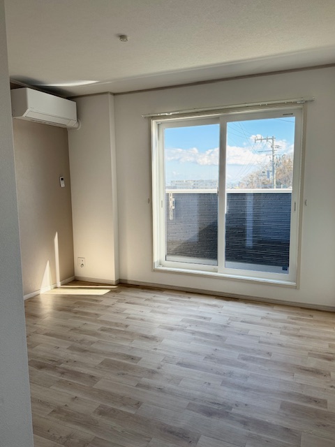 居室・リビング　日当たり良好！！