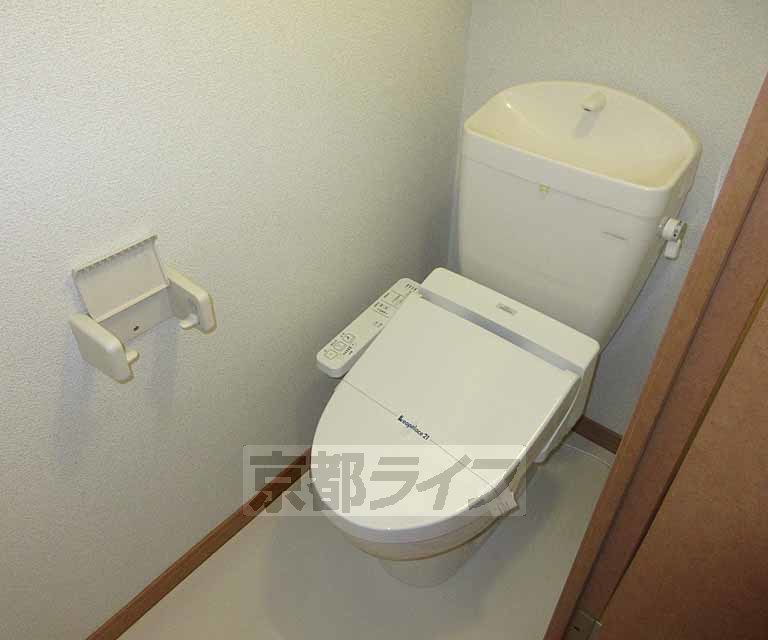 トイレ　ウォシュレット付です。