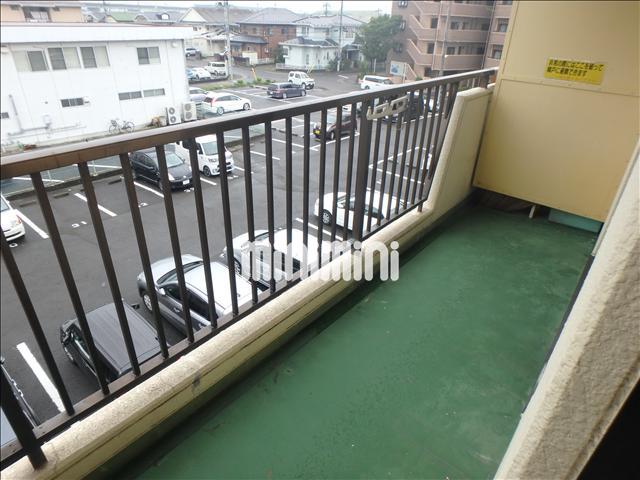 バルコニー　洗濯物はこちらへどうぞ。