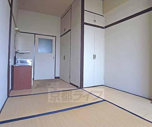 居室・リビング　明るい室内