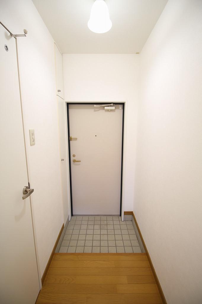 玄関　他部屋写真を使用