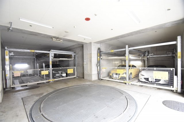 駐車場　敷地内駐車場