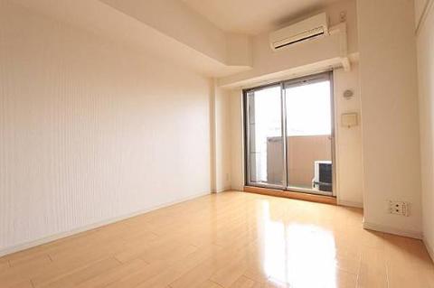 居室・リビング　室内