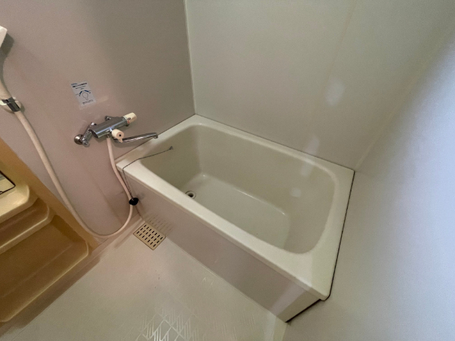 バス・シャワールーム　浴槽