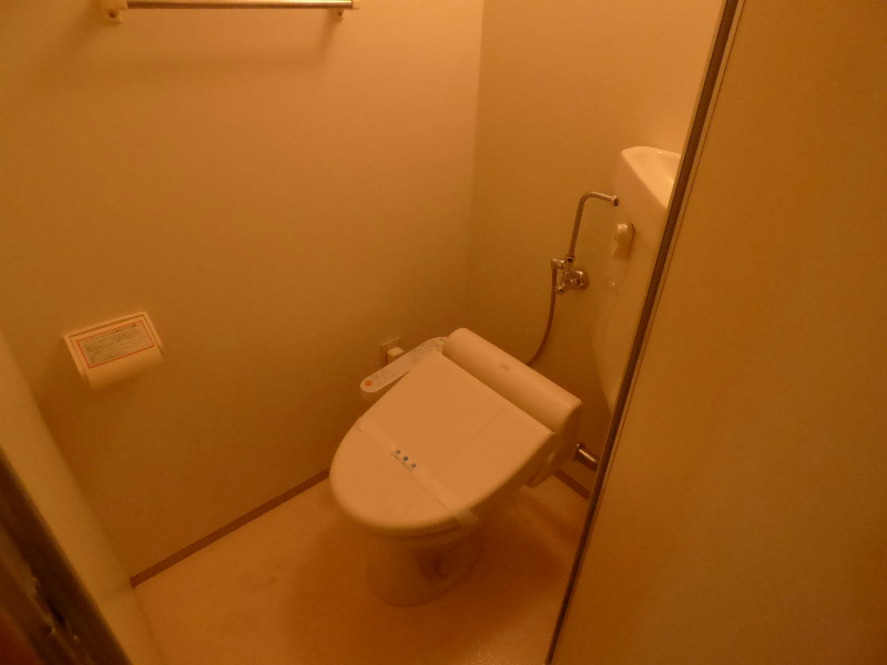 トイレ　※同マンション別部屋の参考写真です