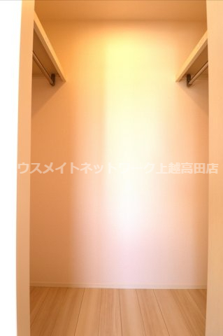 収納　ウォークインクローゼット