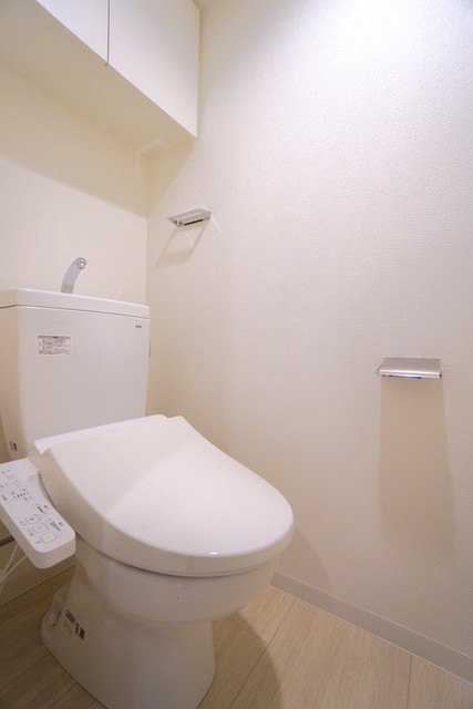 トイレ　※写真は同タイプ住戸です。