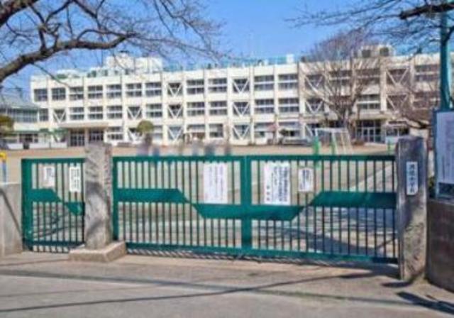 小学校　日野市立潤徳小学校（小学校）まで1054m