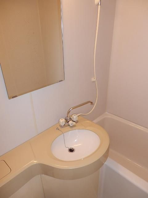 洗面設備　洗面台付き