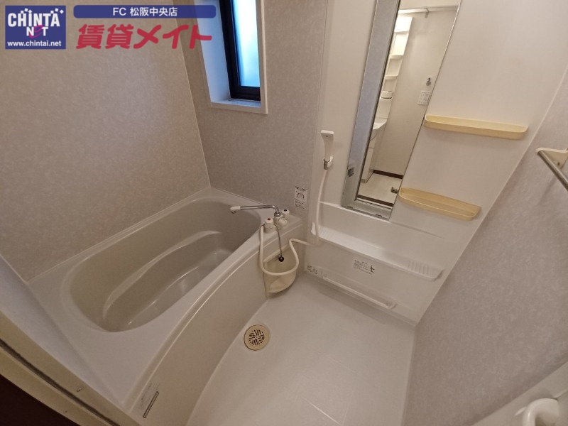 バス・シャワールーム　同型別室のお写真です