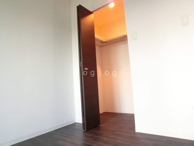 収納　お洋服好きの方にピッタリなウォークインクローゼットを完備して