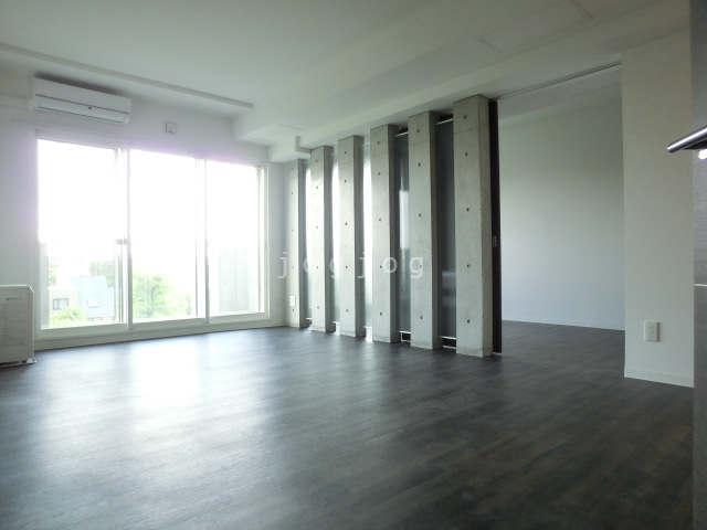 居室・リビング　おしゃれなデザイナーズマンションです！