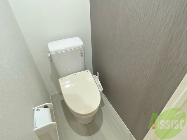 トイレ　トイレにはちゃんとウォシュレットも付いてますね